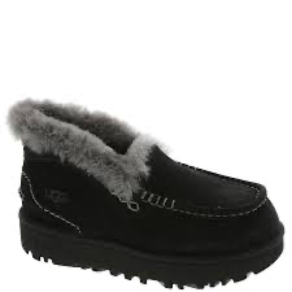 Uggs Ansley Women's Moccasin Size 9 Black Leather - Picture 1 of 6